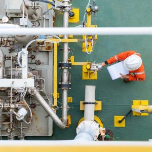 Mechanical,Operator,Checking,Centrifugal,Pump,Condition,For,Daily,Checking,Oil